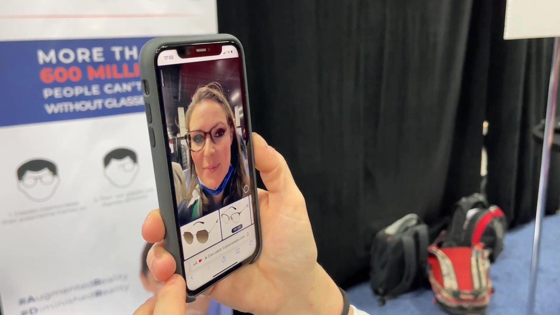 Essayage de lunettes en virtuel avec la technologie de réalité diminuée