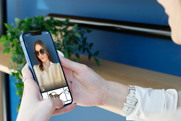 Realistic virtual try on of glasses